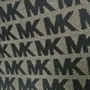 Meet your Posher, Destiny